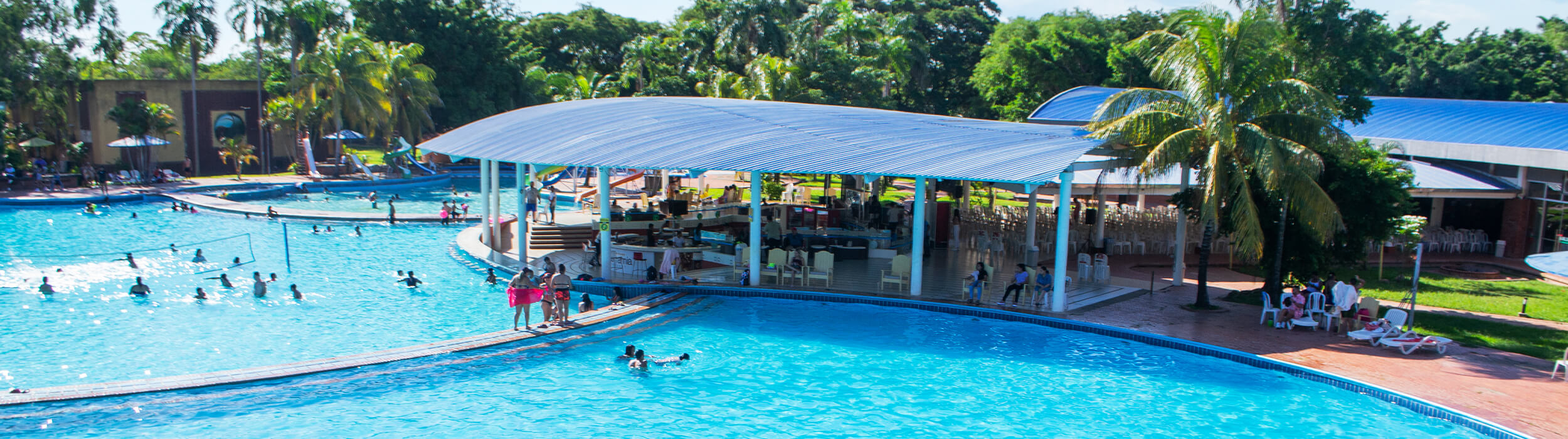 Hotel Terramia hospedaje piscina